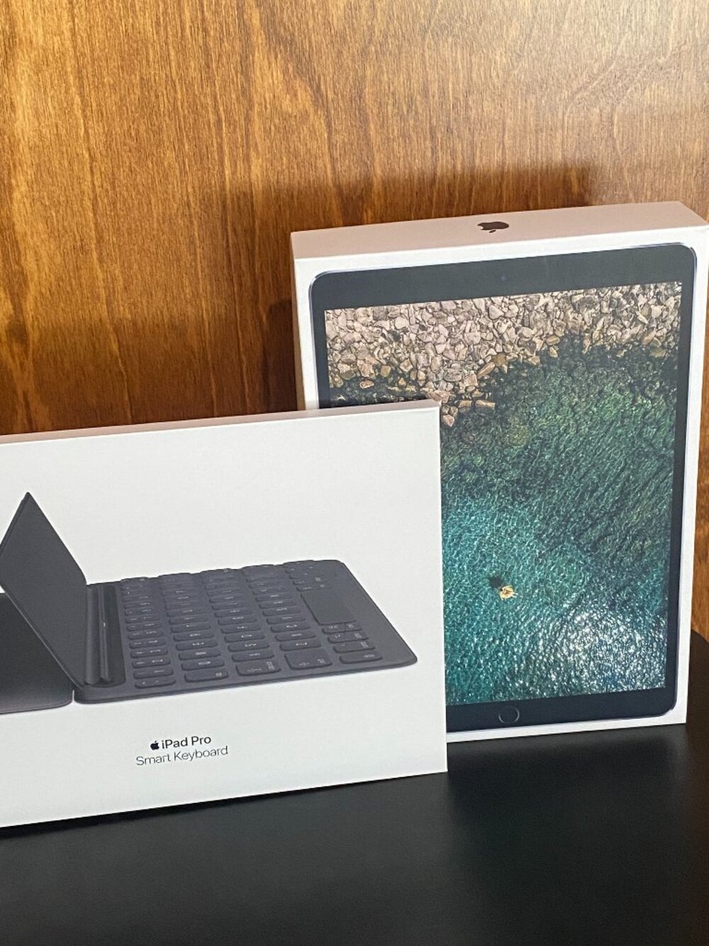Apple iPad Pro 10.5” 64GB Space Gray + Genuine Apple Smart Keyboard + Boxes